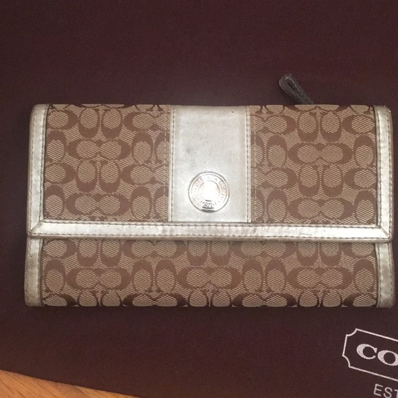 Coach bag , wallet , keychain coin holder - Picture 3 of 8